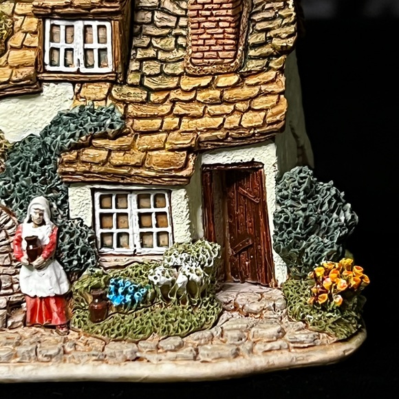 Lilliput Lane | Kiln Cottage | Collectors' Club - Picture 5 of 13